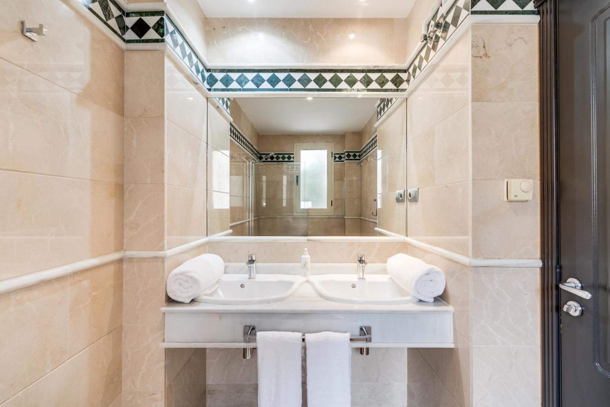 Molo Residences Boutique Apartments & Spa Марбелья Экстерьер фото